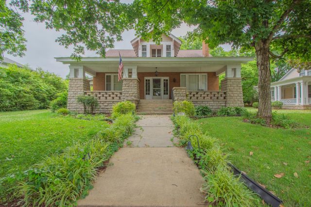 311 S 3rd St, Pulaski, TN 38478