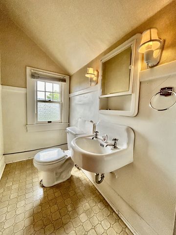 311 S 3rd St, Pulaski, TN 38478