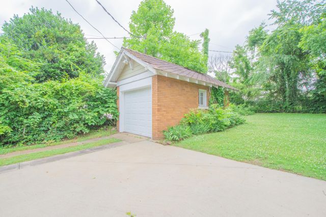 311 S 3rd St, Pulaski, TN 38478