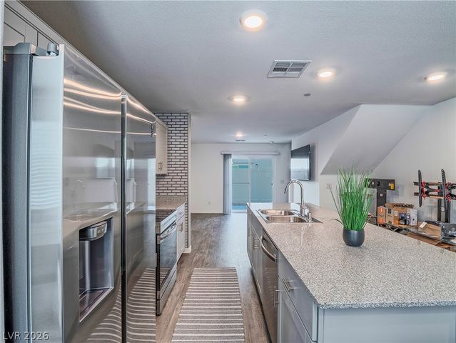 12286 Glass Desert Road 2, Las Vegas, NV 89183