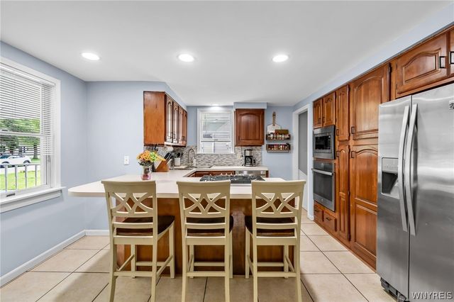 4254 Connection Drive, Clarence, NY 14221