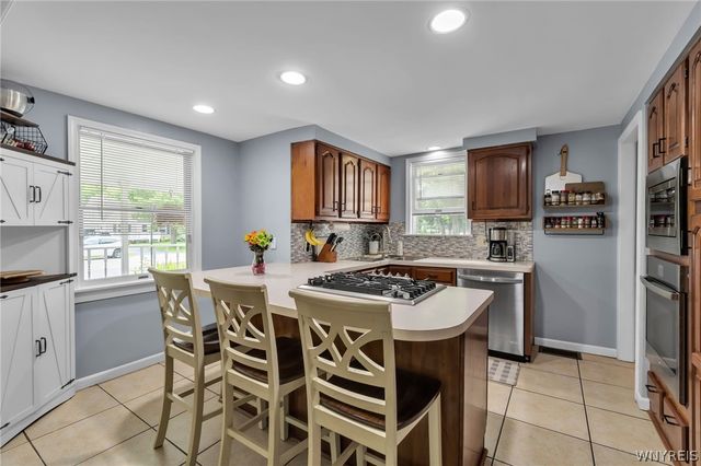 4254 Connection Drive, Clarence, NY 14221