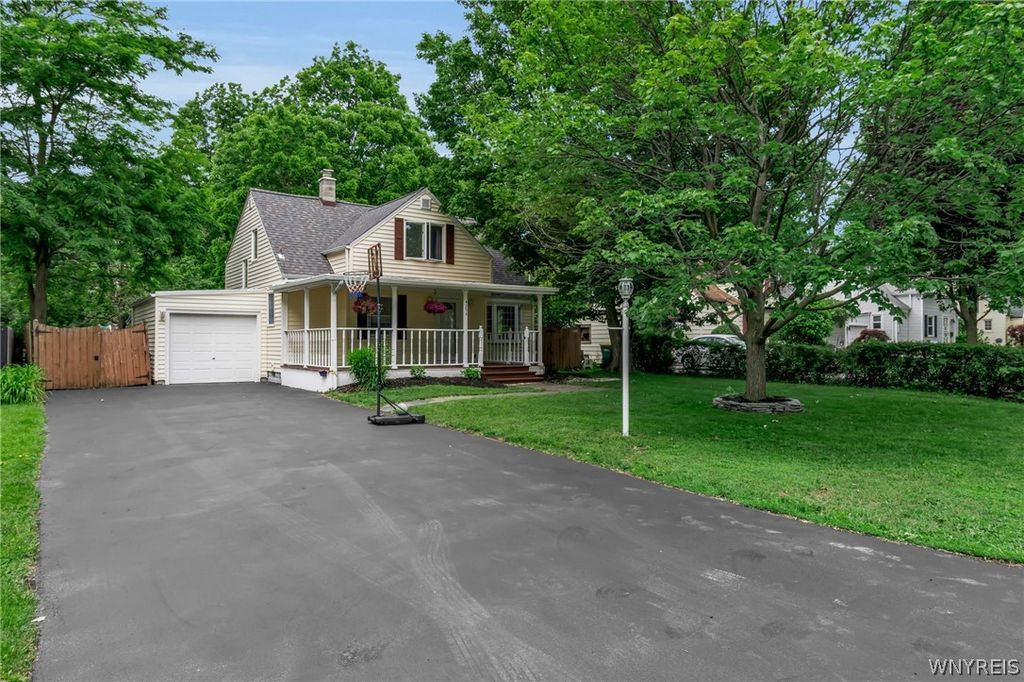 4254 Connection Drive, Clarence, NY 14221