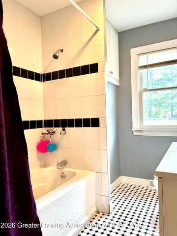 2622 Lafayette Avenue, Lansing, MI 48906