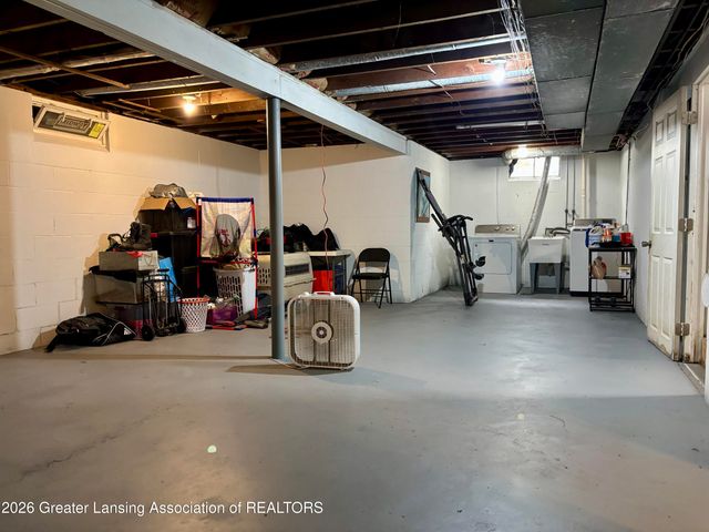 2622 Lafayette Avenue, Lansing, MI 48906