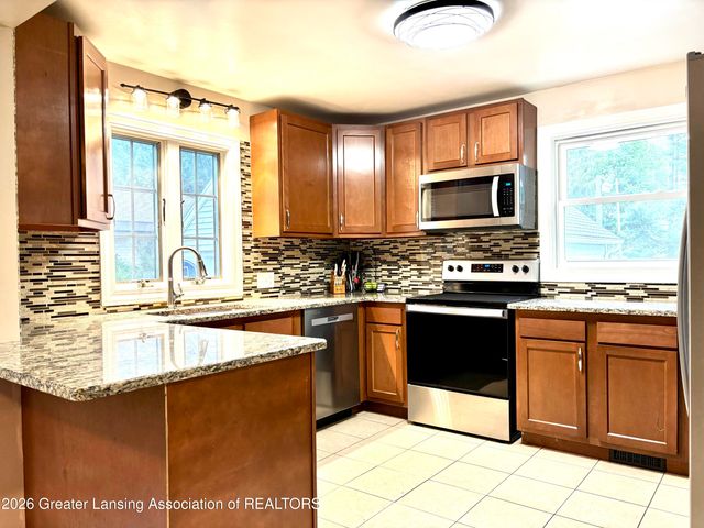 2622 Lafayette Avenue, Lansing, MI 48906