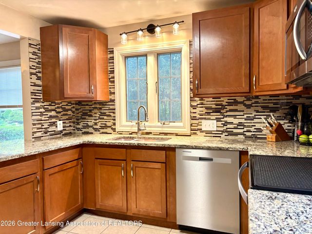 2622 Lafayette Avenue, Lansing, MI 48906