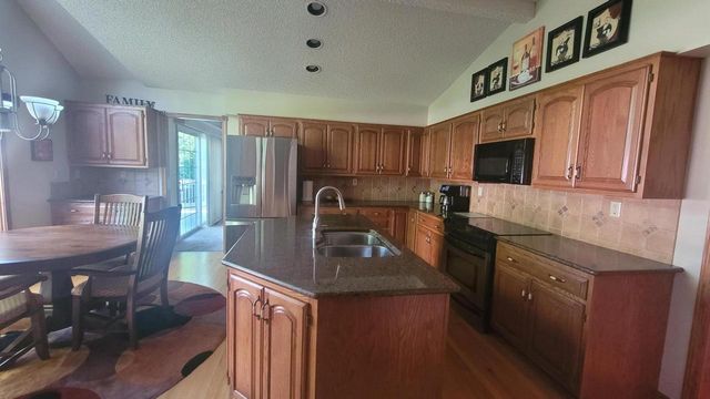 7711 W Terrace DRIVE, Franklin, WI 53132
