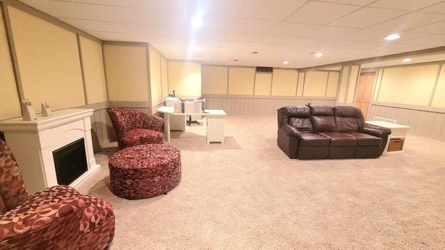 7711 W Terrace DRIVE, Franklin, WI 53132
