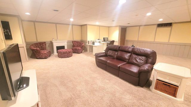 7711 W Terrace DRIVE, Franklin, WI 53132