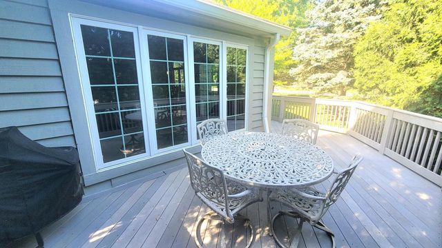7711 W Terrace DRIVE, Franklin, WI 53132