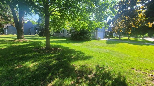 7711 W Terrace DRIVE, Franklin, WI 53132
