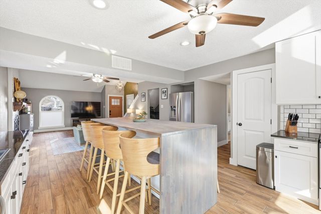 3036 Old Orchard Lane, Bedford, TX 76021