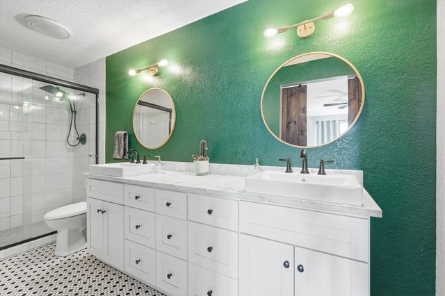 3036 Old Orchard Lane, Bedford, TX 76021