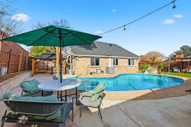 3036 Old Orchard Lane, Bedford, TX 76021