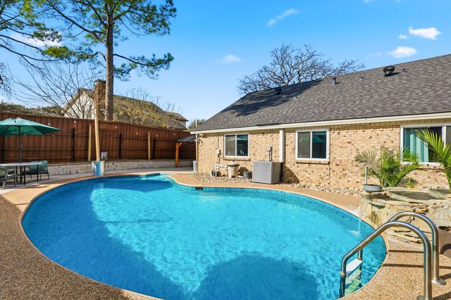 3036 Old Orchard Lane, Bedford, TX 76021