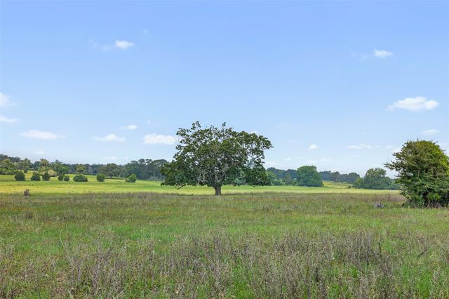 360 Johnson Road, La Grange, TX 78945