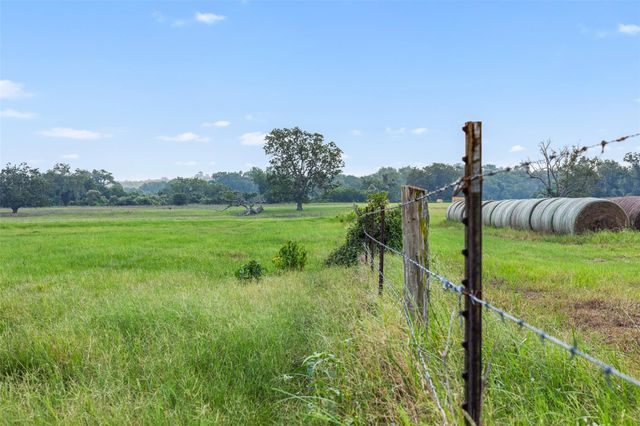 360 Johnson Road, La Grange, TX 78945