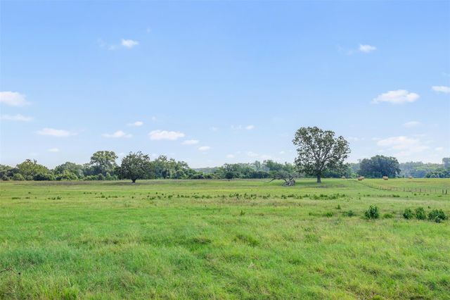 360 Johnson Road, La Grange, TX 78945