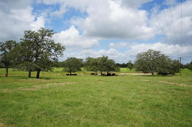 360 Johnson Road, La Grange, TX 78945