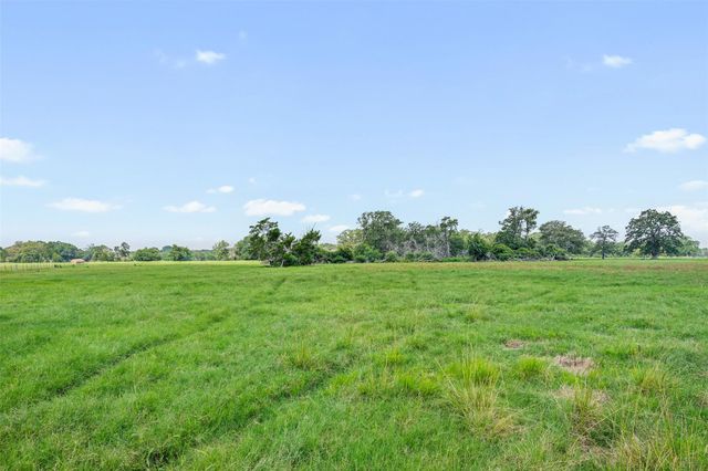 360 Johnson Road, La Grange, TX 78945