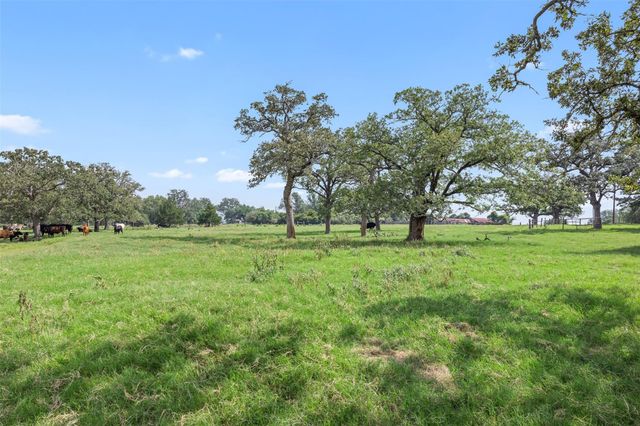 360 Johnson Road, La Grange, TX 78945