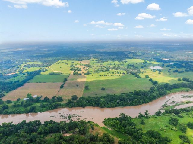 360 Johnson Road, La Grange, TX 78945