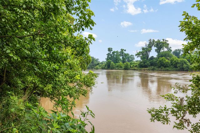 360 Johnson Road, La Grange, TX 78945