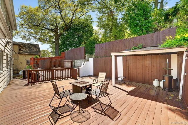15 Halley Street, Yonkers, NY 10704