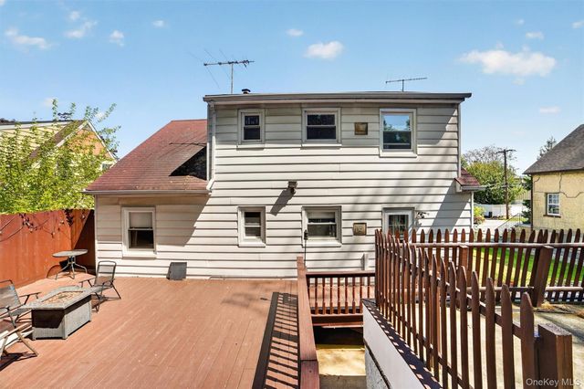15 Halley Street, Yonkers, NY 10704