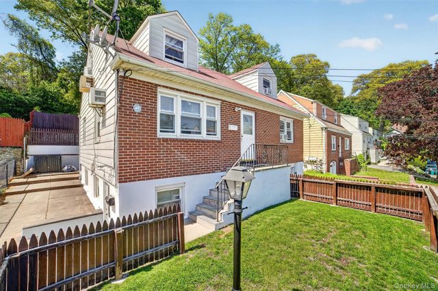 15 Halley Street, Yonkers, NY 10704