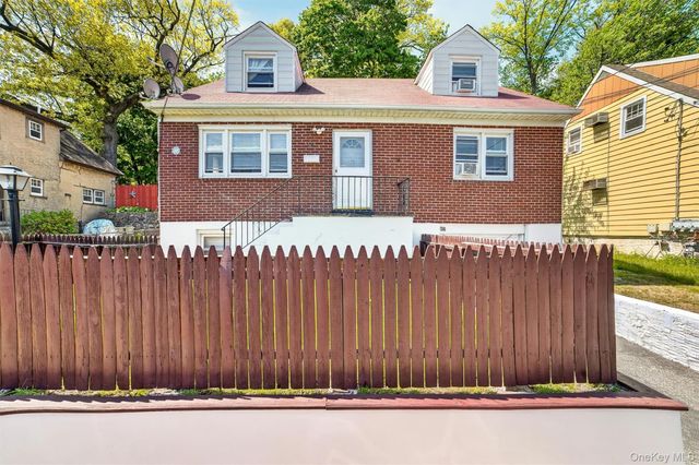15 Halley Street, Yonkers, NY 10704