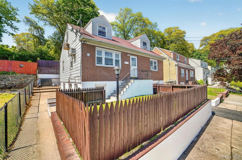 15 Halley Street, Yonkers, NY 10704