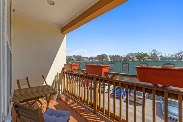 305 E 31st ST 2, Austin, TX 78705