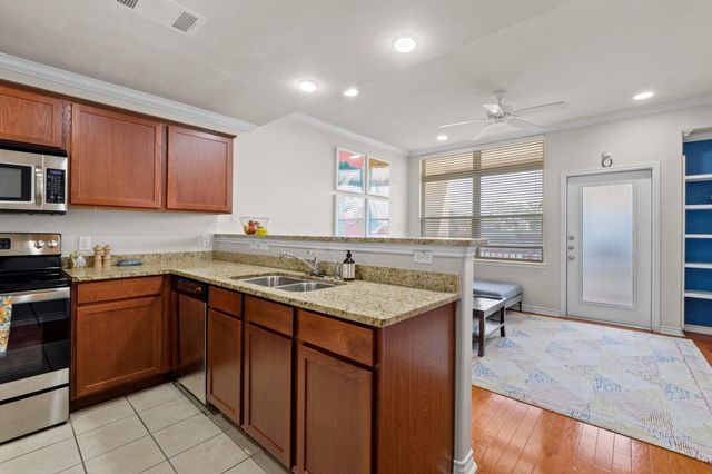 305 E 31st ST 2, Austin, TX 78705