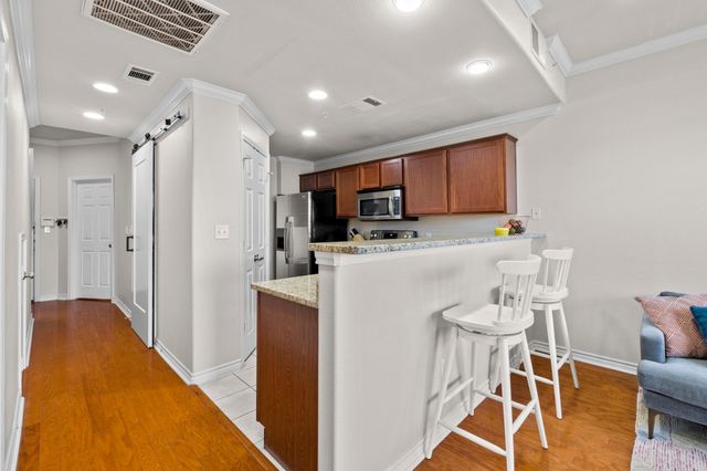 305 E 31st ST 2, Austin, TX 78705