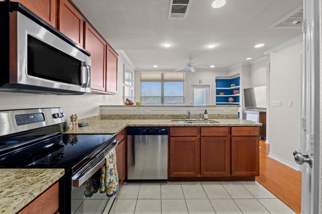 305 E 31st ST 2, Austin, TX 78705