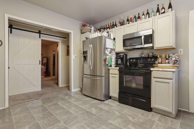 411 Crane Ave, Turlock, CA 95380