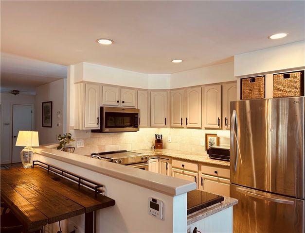 9 Mystic Avenue, East Providence, RI 02915