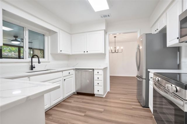 1307 VALLEY HILL DRIVE, Lakeland, FL 33813