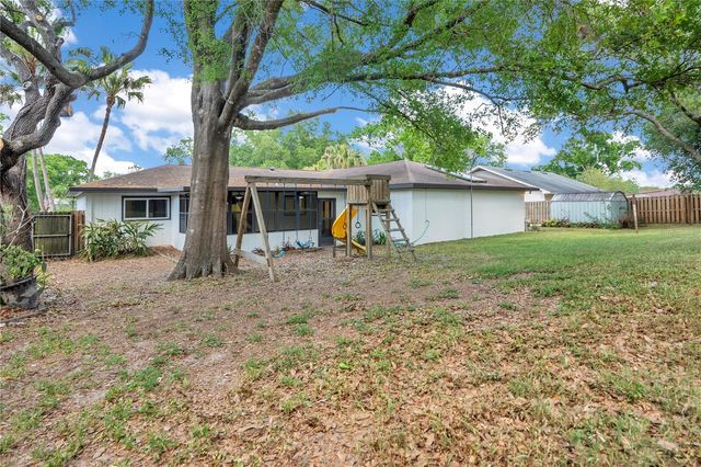 1307 VALLEY HILL DRIVE, Lakeland, FL 33813