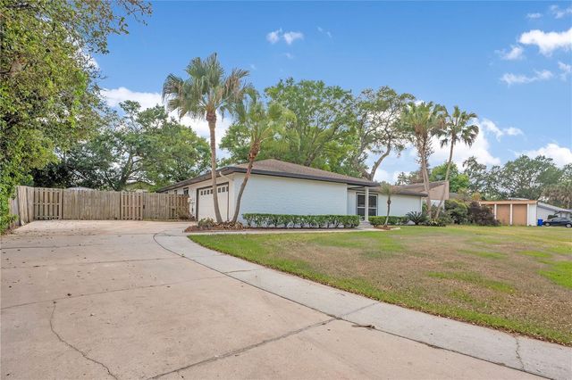 1307 VALLEY HILL DRIVE, Lakeland, FL 33813