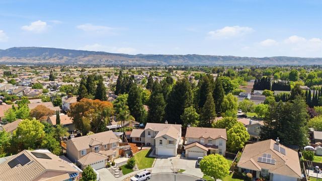 9290 Briarberry Lane, Gilroy, CA 95020