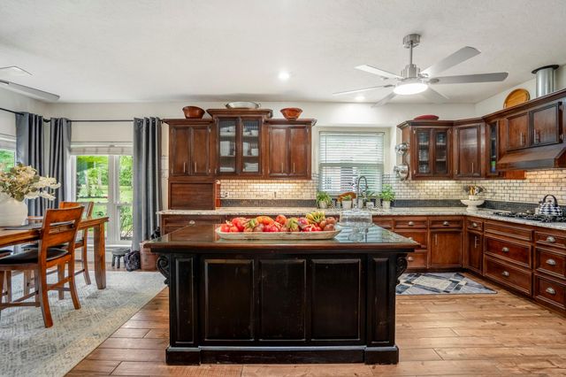 14103 Amber Lane, Montgomery, TX 77316