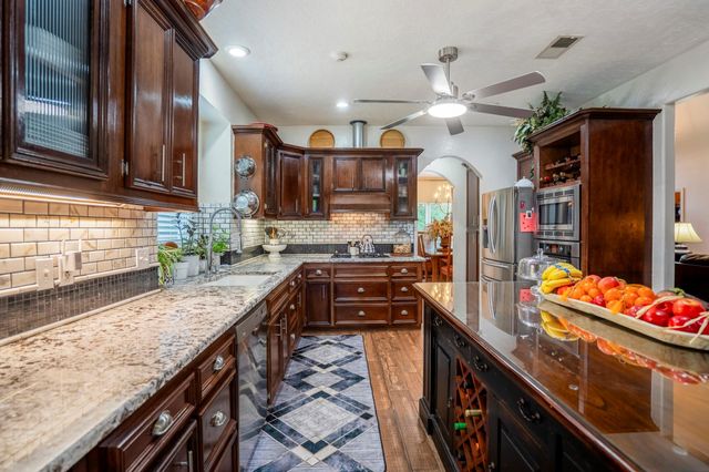 14103 Amber Lane, Montgomery, TX 77316