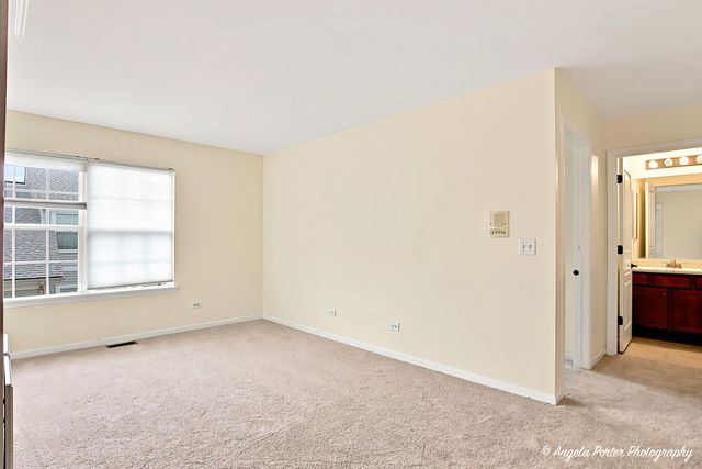 2714 Kendall Crossing, Johnsburg, IL 60051