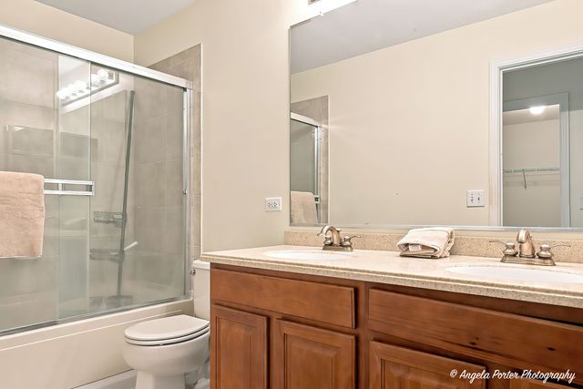 2714 Kendall Crossing, Johnsburg, IL 60051