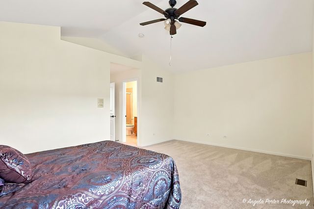 2714 Kendall Crossing, Johnsburg, IL 60051