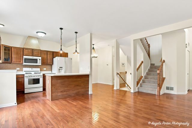 2714 Kendall Crossing, Johnsburg, IL 60051