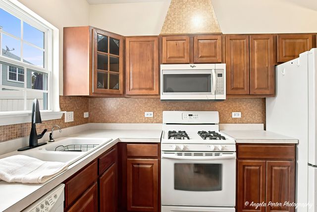 2714 Kendall Crossing, Johnsburg, IL 60051